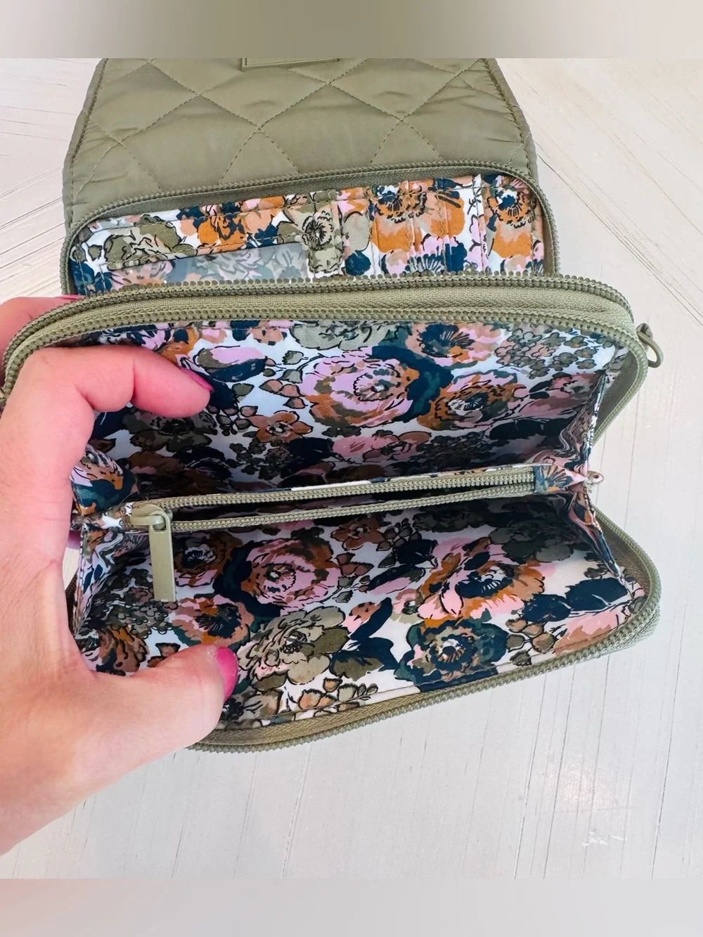 Vera Bradley Ultralight RFID 3-in-1 Crossbody / Wallet Clutch – Sage